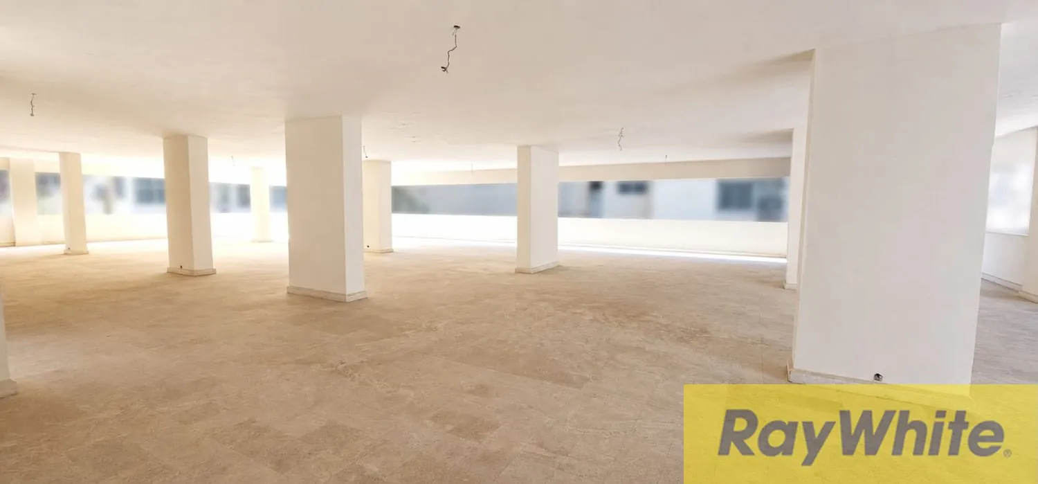 Showroom For Sale In Ramlet Al Baydah