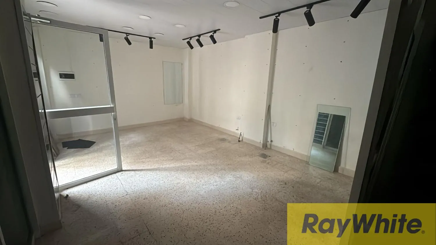 Shop For Sale In Msaytbeh — الصورة 2