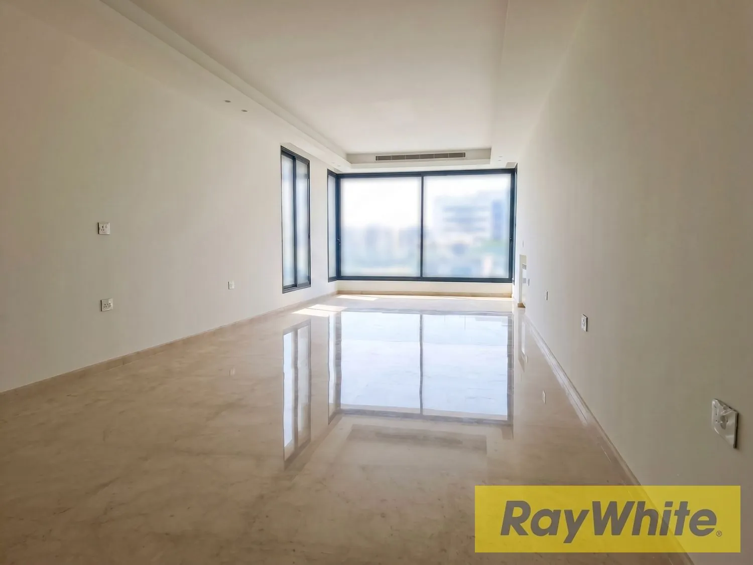 Apartment For Sale – Prime Location And Panoramic Views
