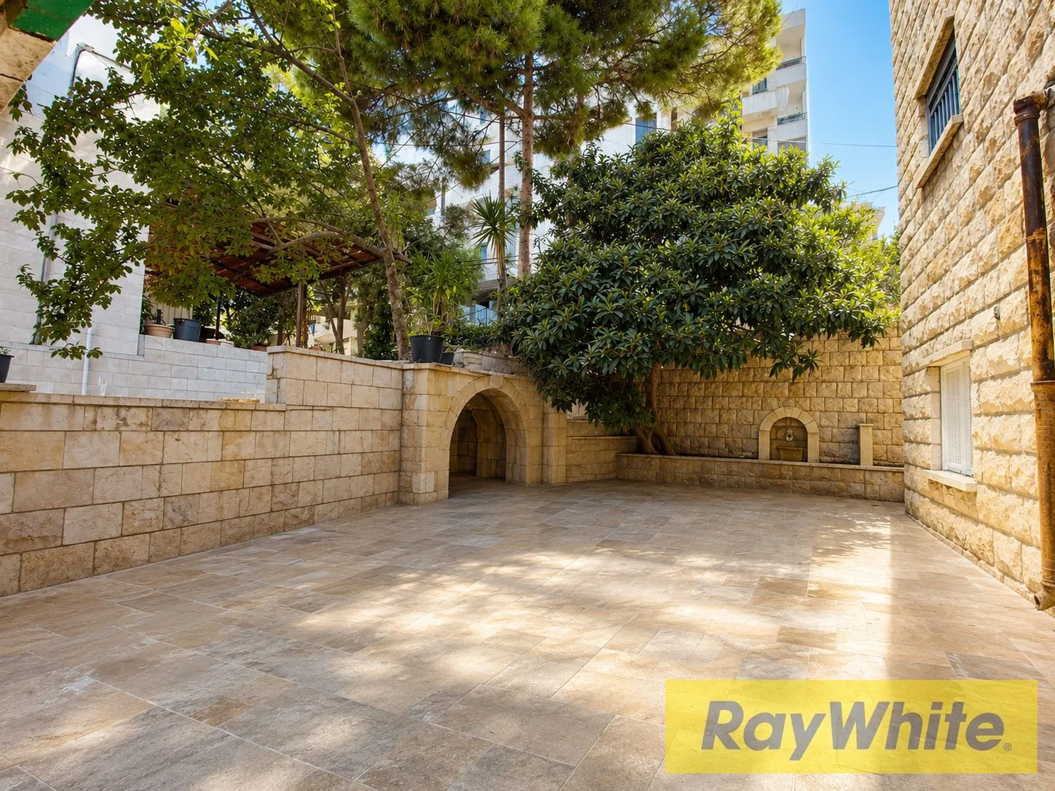 Standalone For Rent In Mazraat Yachouh