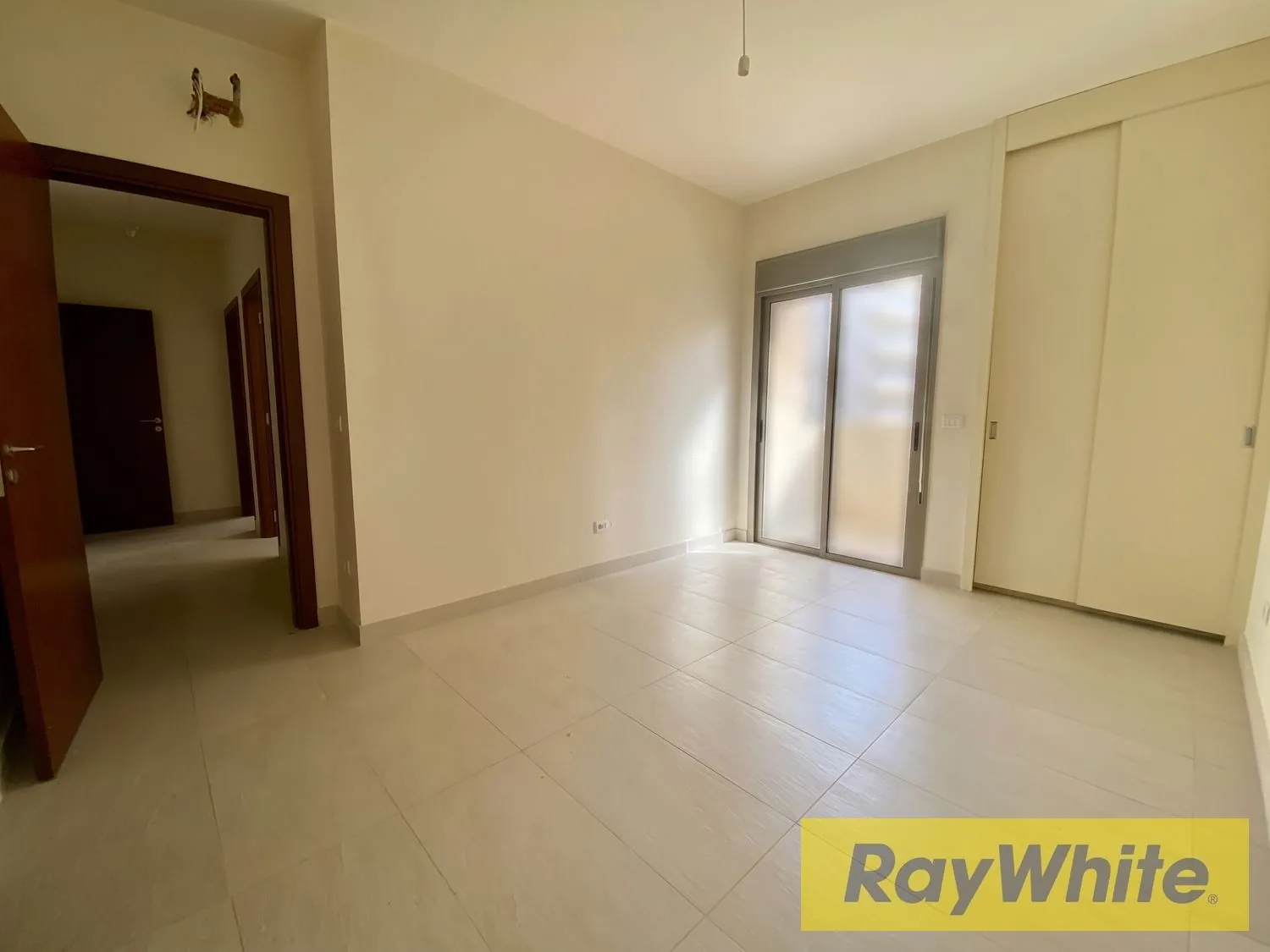 Apartment For Rent In Jdeideh — الصورة 2