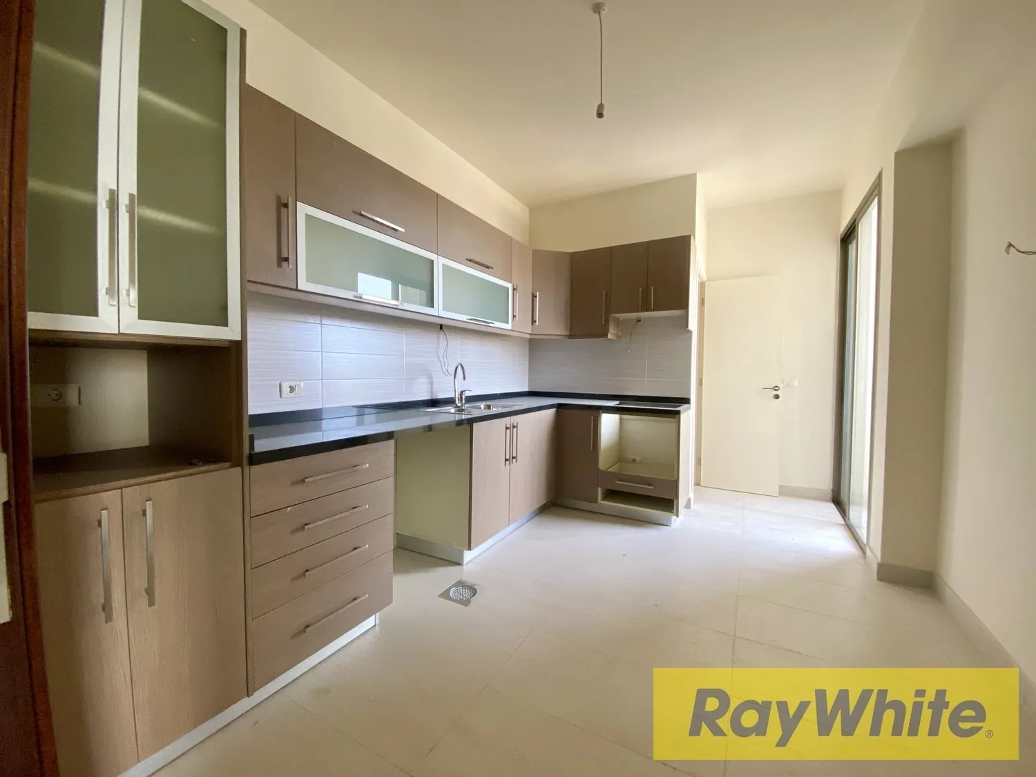 Apartment For Rent In Jdeideh — الصورة 4