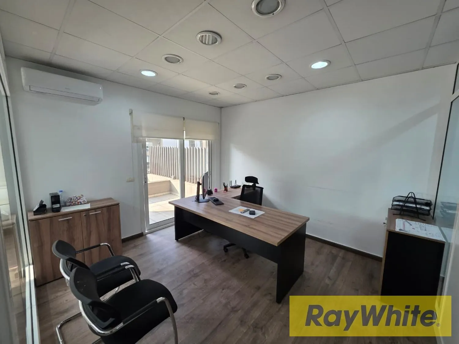 Office For Rent In Jdeideh – Prime Location — الصورة 5