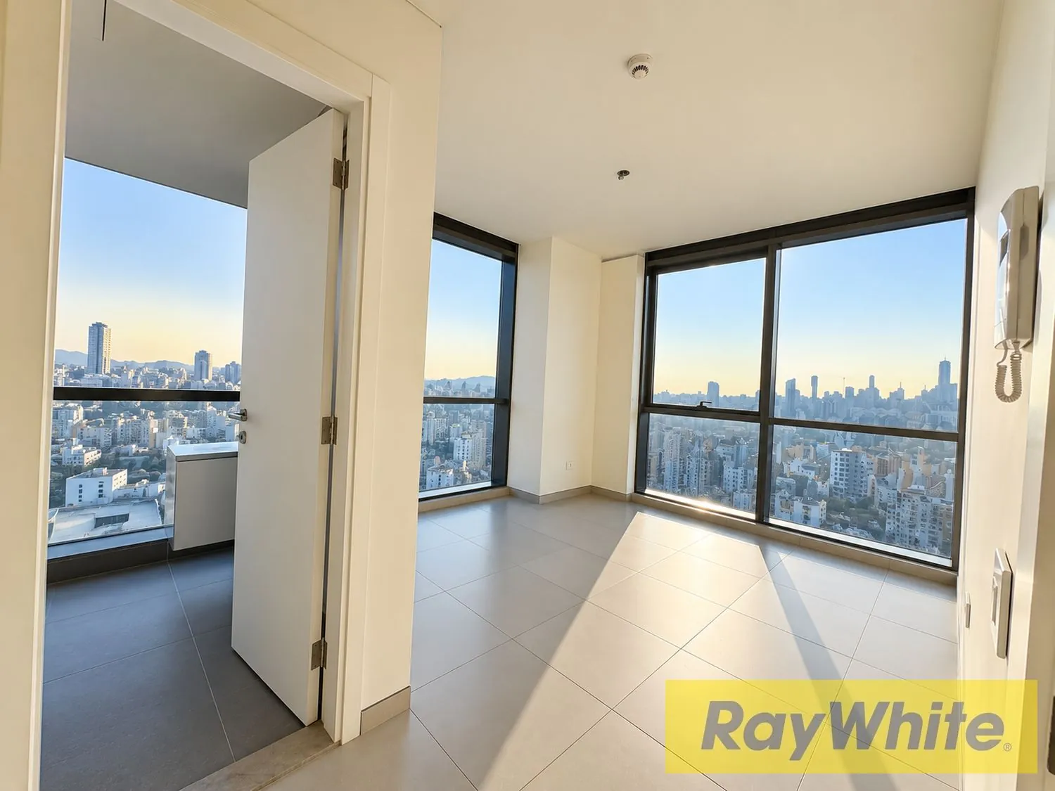 Luxury Unfurnished Apartment In Dekwaneh | High Floor — photo 2