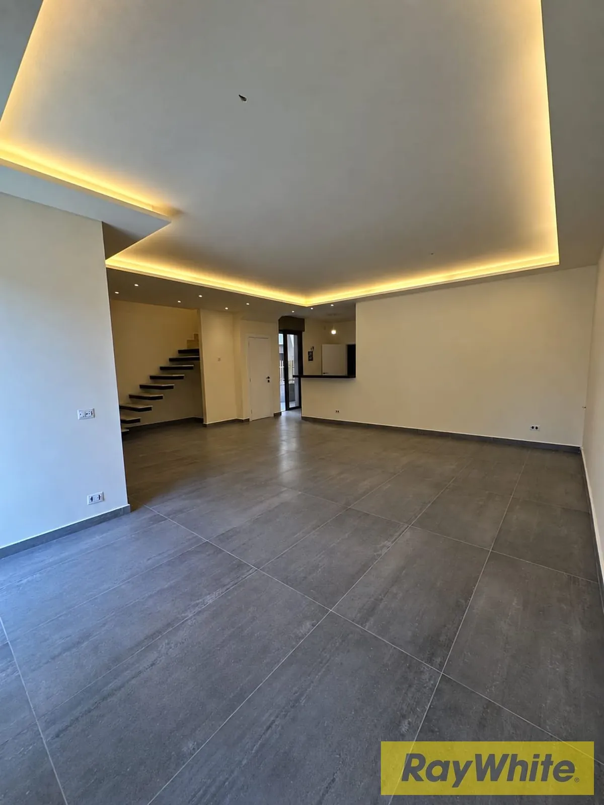 Duplex For Sale In Jamhour | 165 Sqm | Terrace — الصورة 3