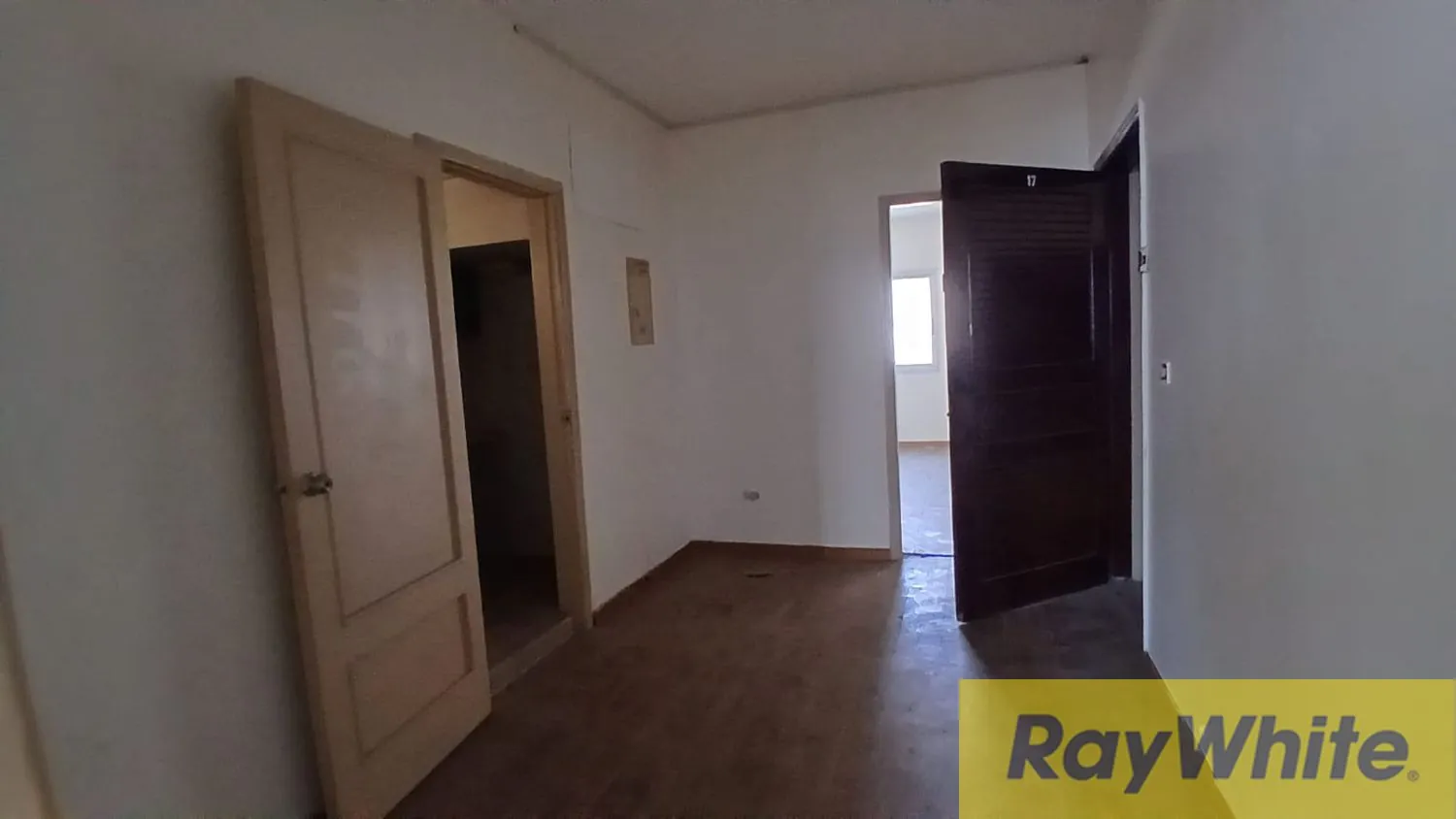 Office For Rent In Aicha Bakkar — الصورة 1
