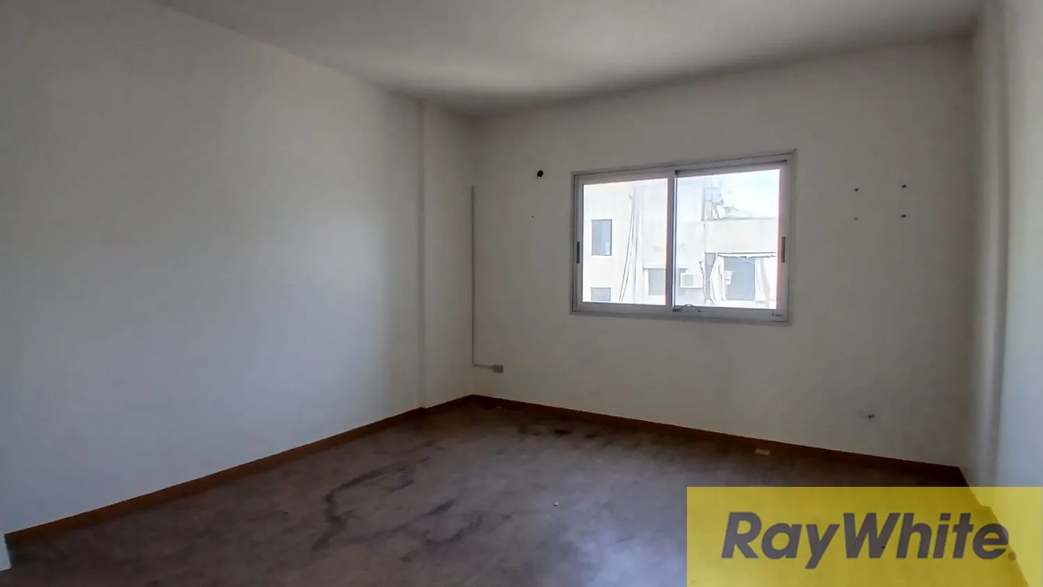 Office For Rent In Aicha Bakkar — الصورة 3