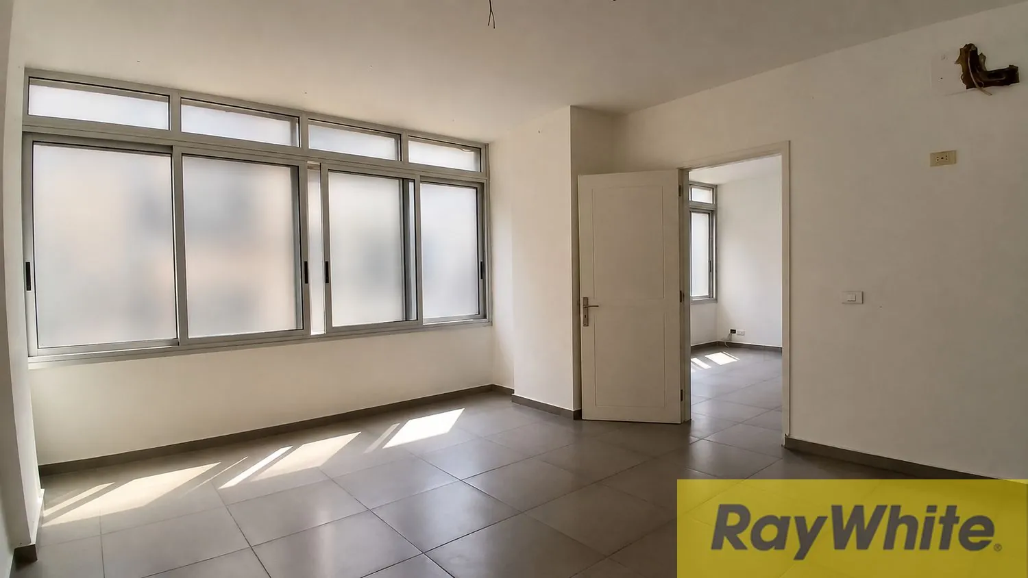 Office For Rent In Aicha Bakkar — الصورة 2