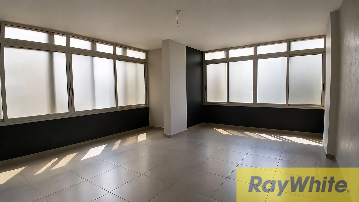 Office For Rent In Aicha Bakkar — الصورة 3