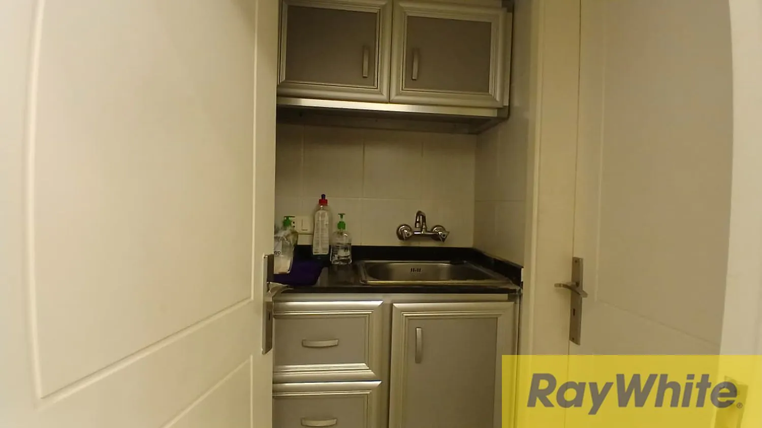 Office For Rent In Aicha Bakkar — الصورة 3