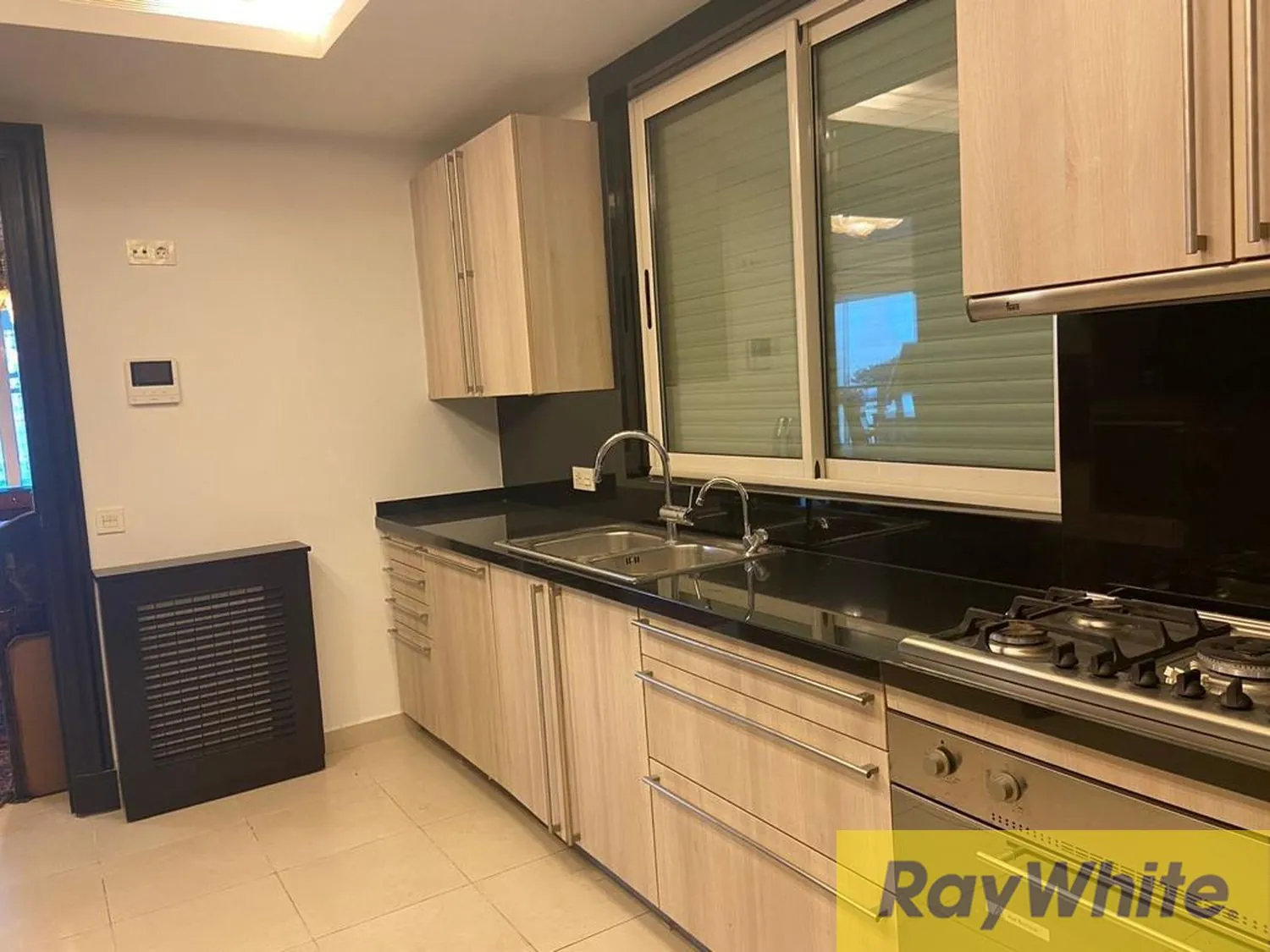 Luxury Apartment For Sale In Manara — الصورة 2