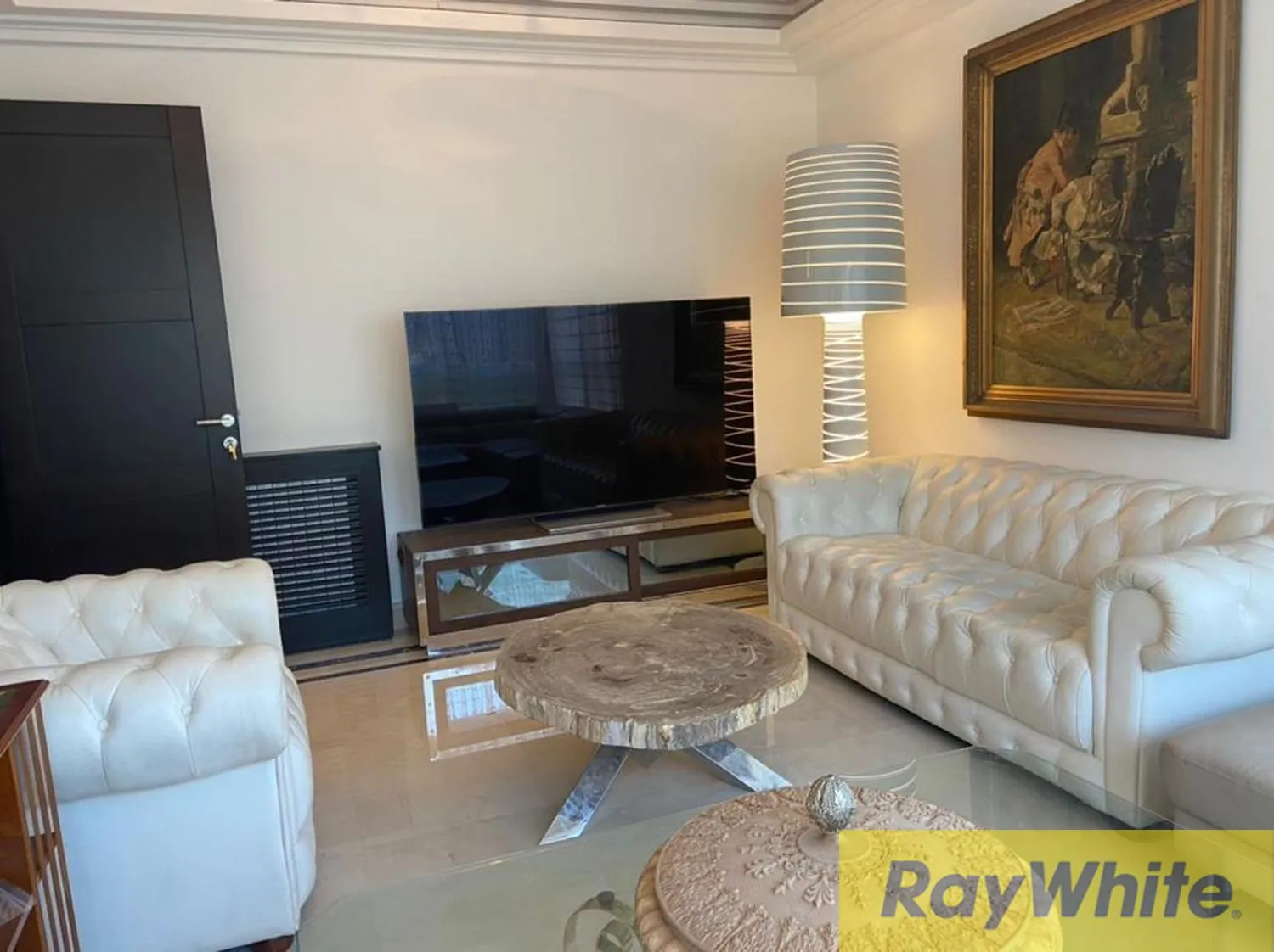 Luxury Apartment For Sale In Manara — الصورة 3