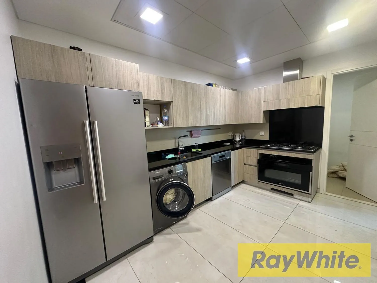 Fully Furnished Apartment For Rent In Dbayeh Waterfront — الصورة 4