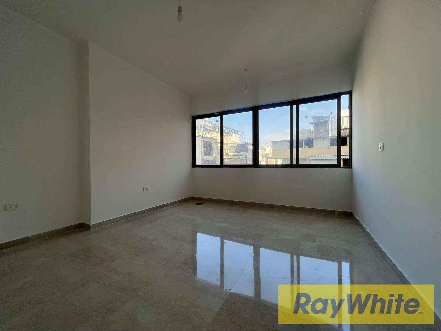 Apartment For Rent – 220 Sqm In Hamra — الصورة 2