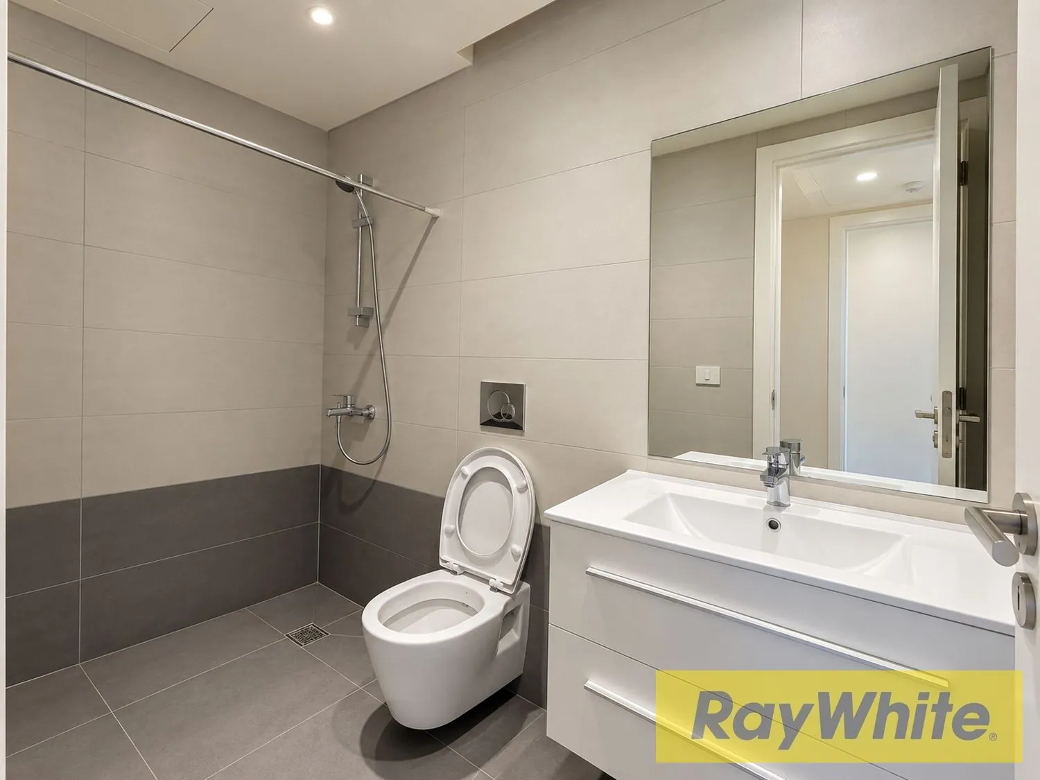 Furnished 2-bedroom Apartment For Rent In Dekwaneh — الصورة 5