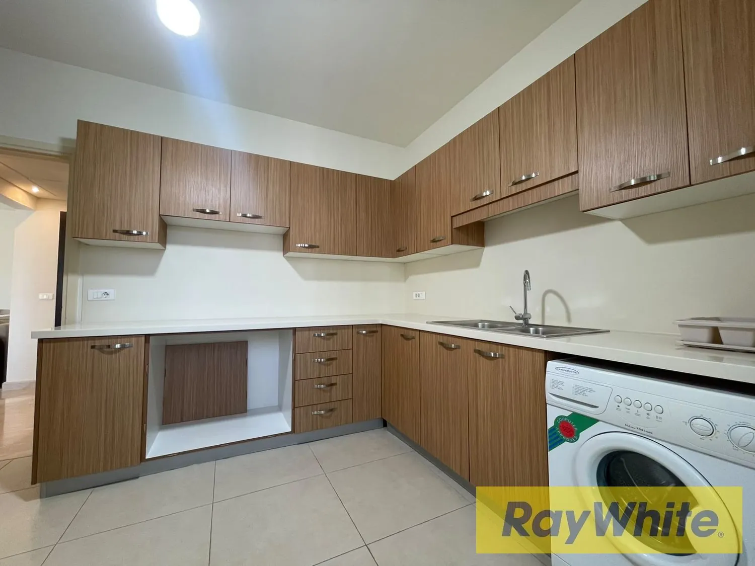 Fully Furnished Apartment For Rent – Achrafieh, Sassine — photo 3