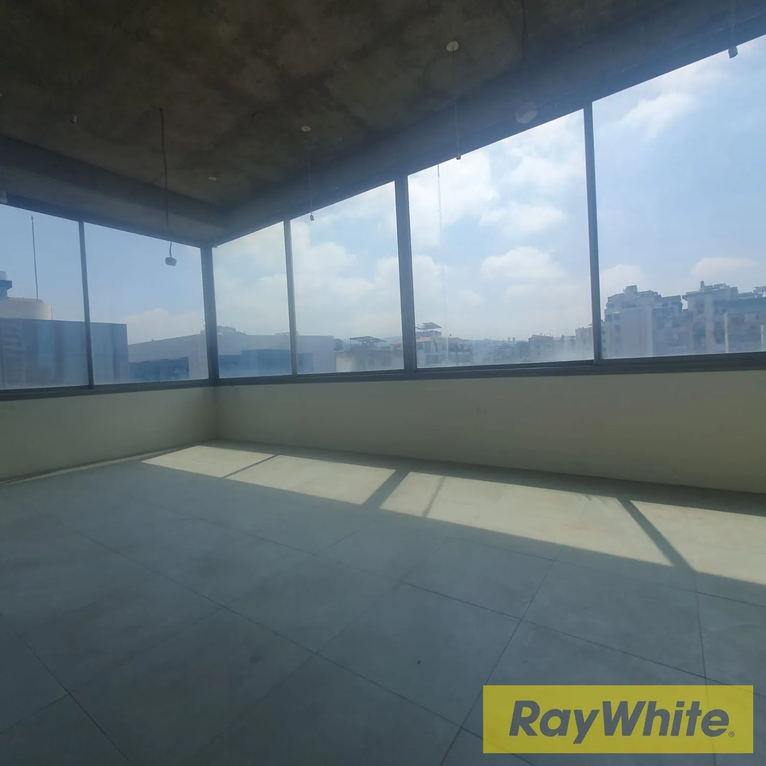 Premium Office- 224 Sqm For Rent In Jisr El Bacha — photo 5