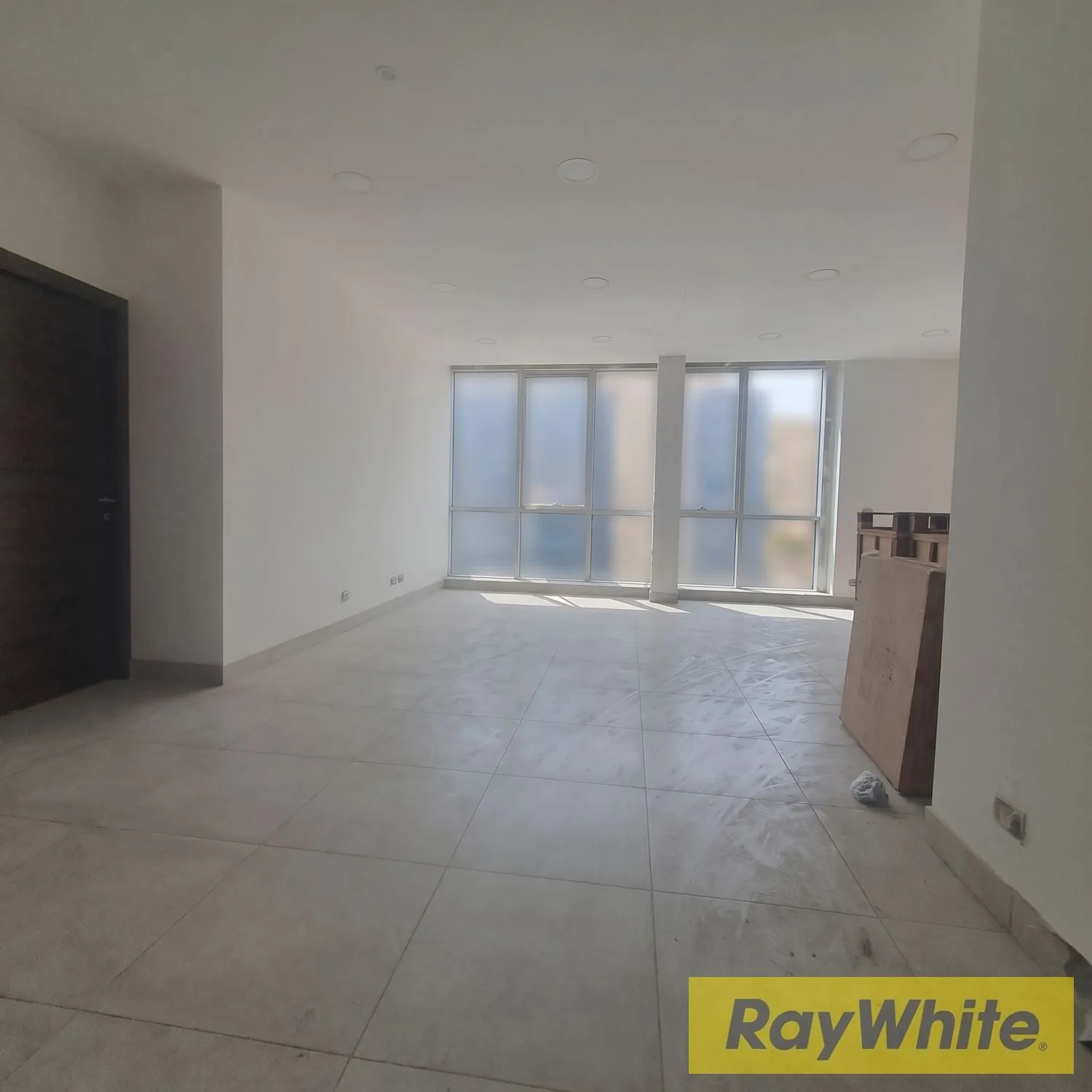 Prime Office In A Prestigious Tower – Jisr El Basha For Rent — photo 2