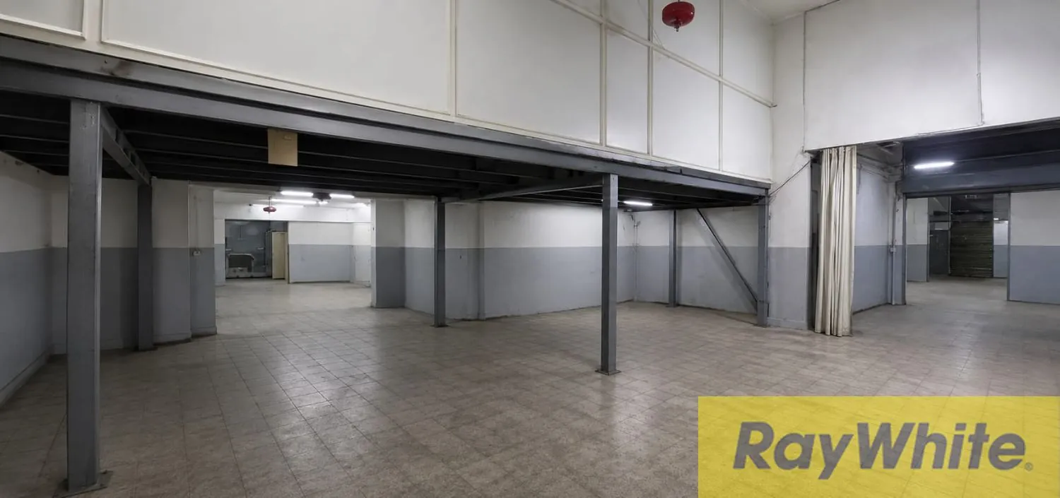 Warehouse For Rent In Ain Al Tineh