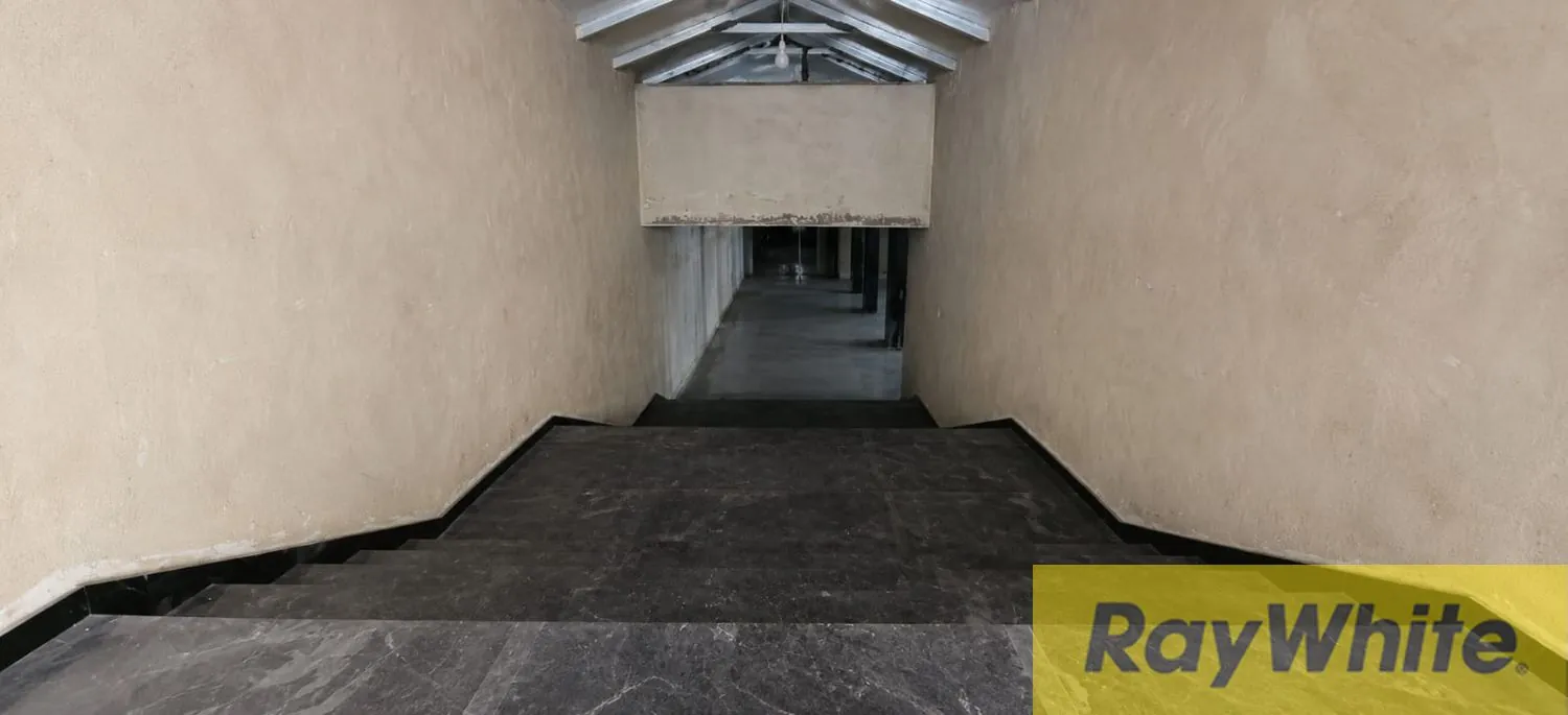 Underground Showroom For Sale In Ramlet Al Baydah — الصورة 2