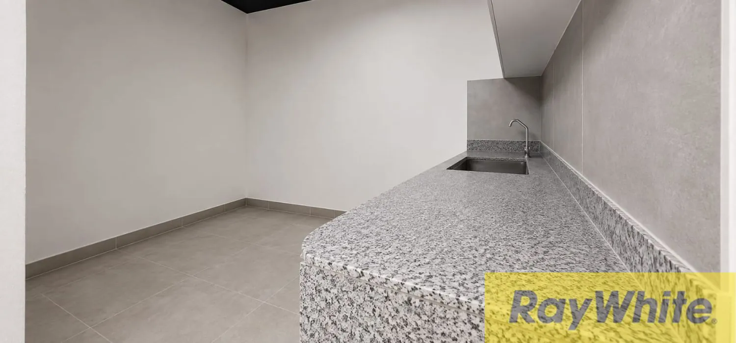 Underground Showroom For Sale In Ramlet Al Baydah — الصورة 5