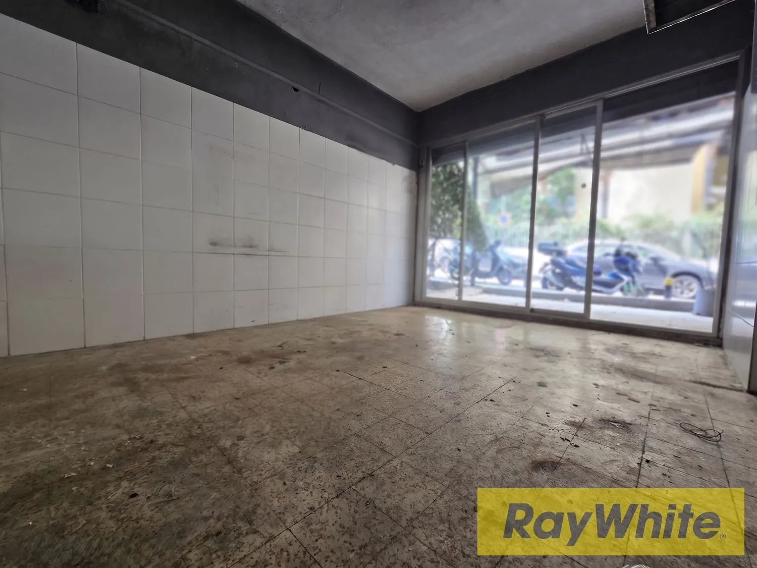 Prime Shop For Sale – Achrafieh — photo 3