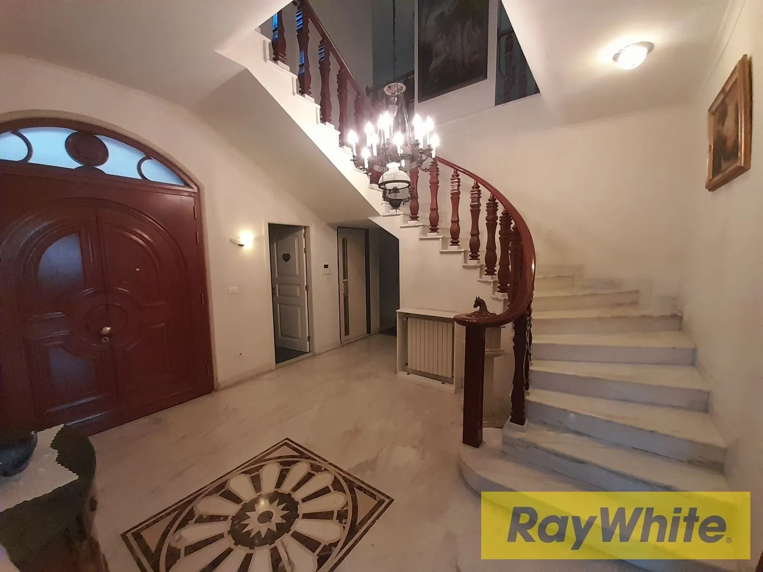 Villa For Sale In Kornet Chehwan,hbous | Prime Location — الصورة 3