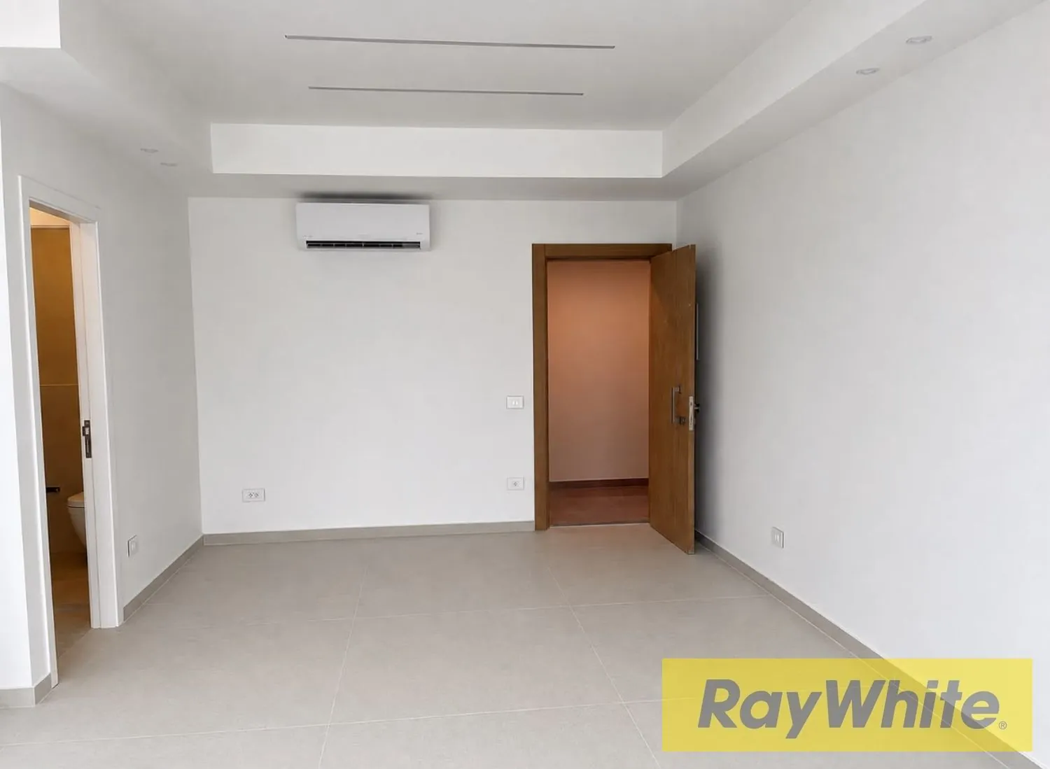 Office For Rent In Dbayeh — الصورة 4