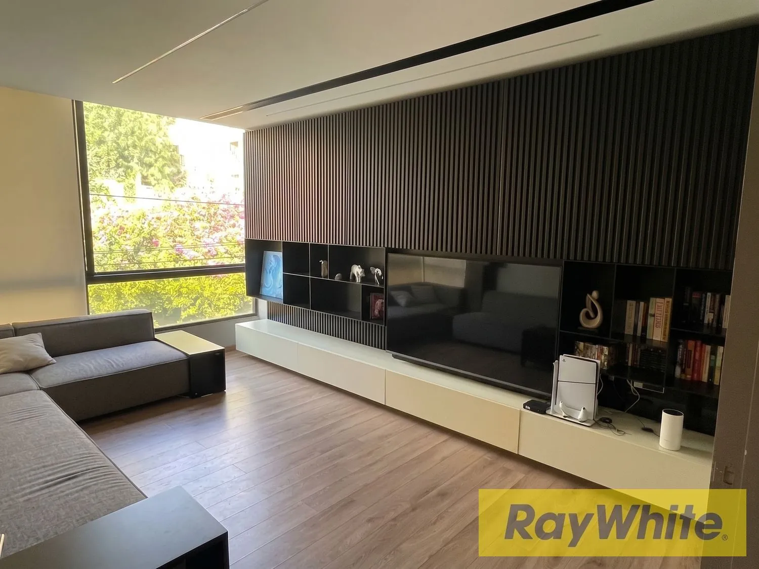 Luxury Apartment In Rabieh – Mountain And Sea View — الصورة 3
