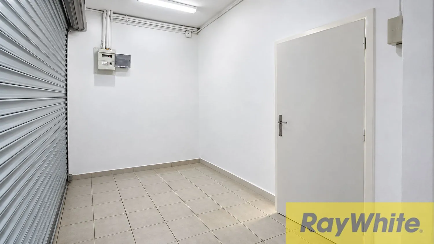 Warehouse For Rent In Verdun — الصورة 3