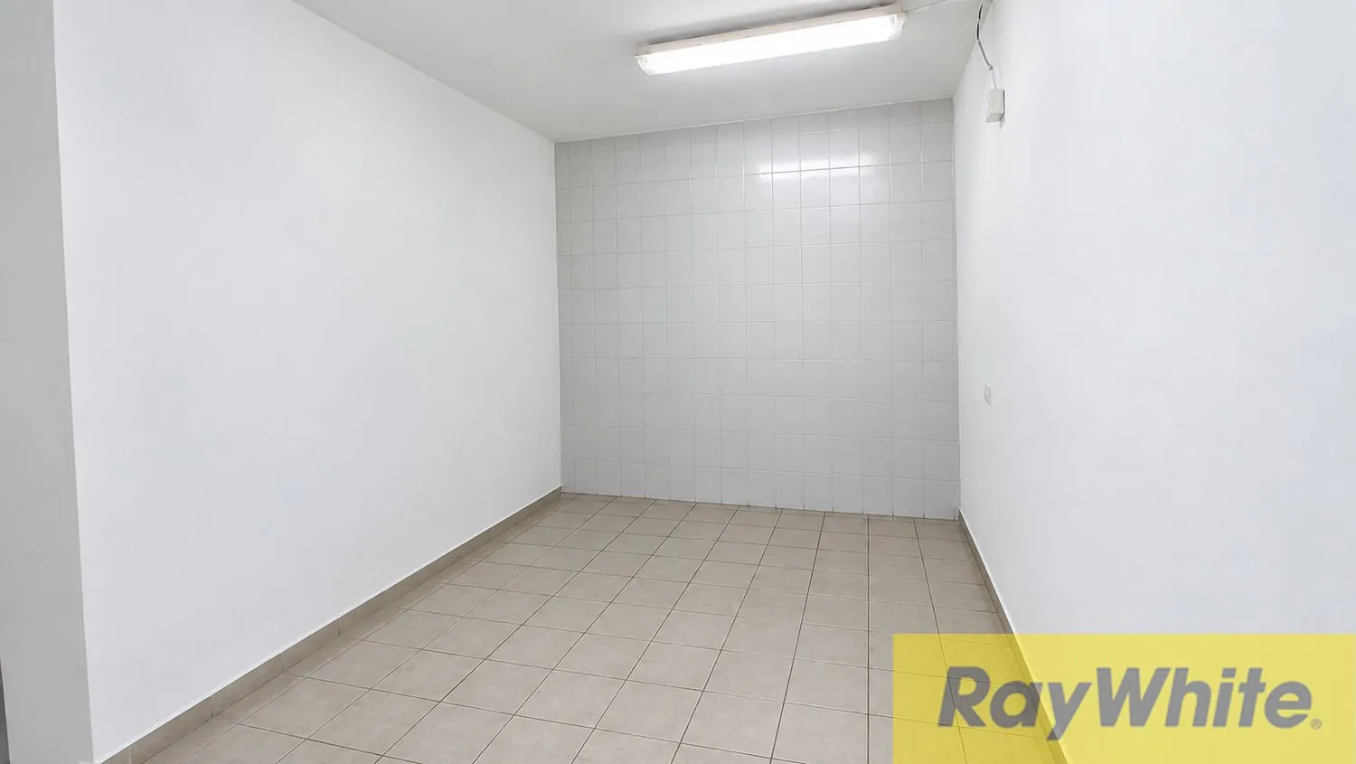 Warehouse For Rent In Verdun — الصورة 4