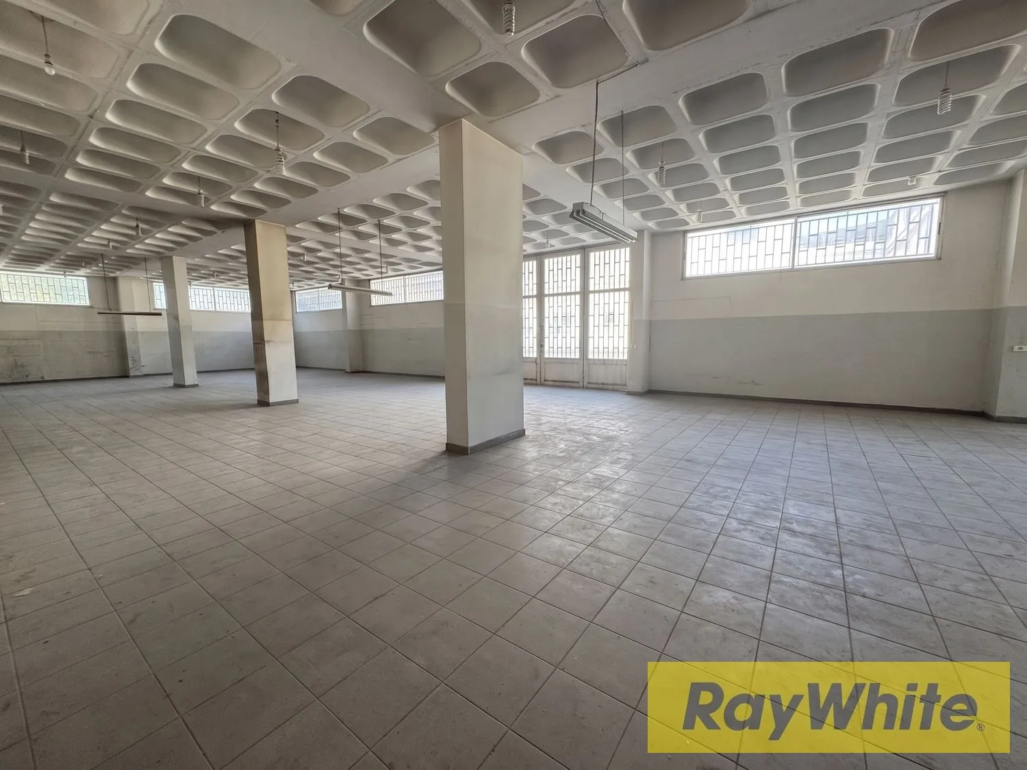 Warehouse For Rent In Jisr El Bacha — photo 1