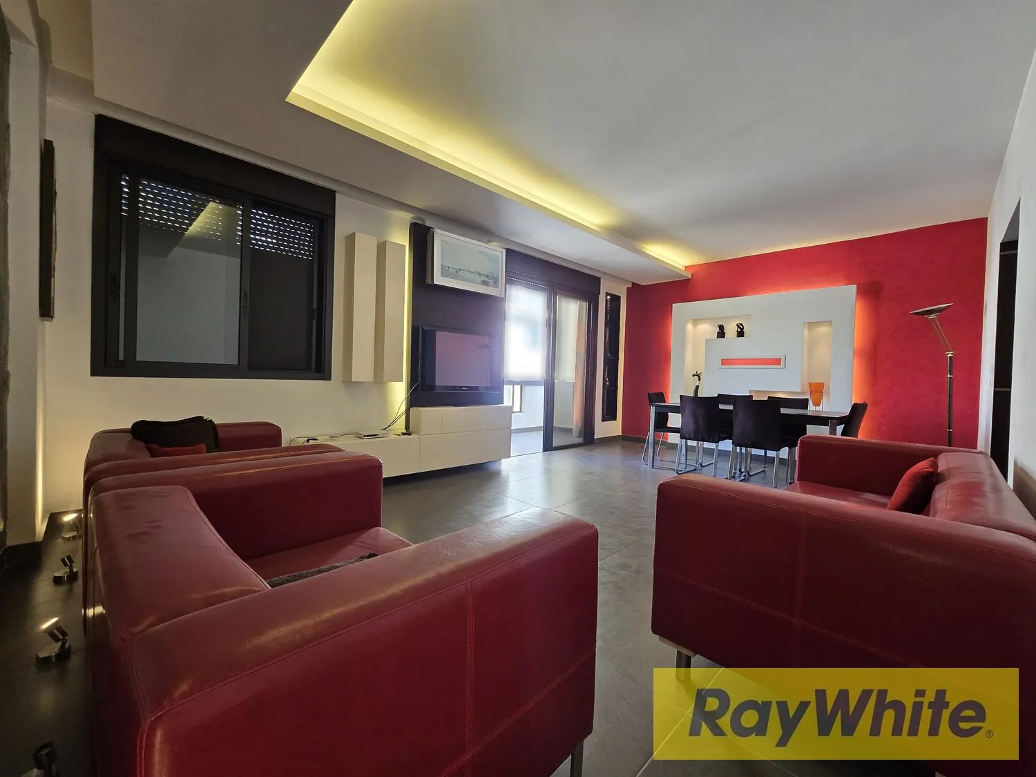 Furnished Apartment For Sale | Strategic Achrafieh Location — الصورة 1