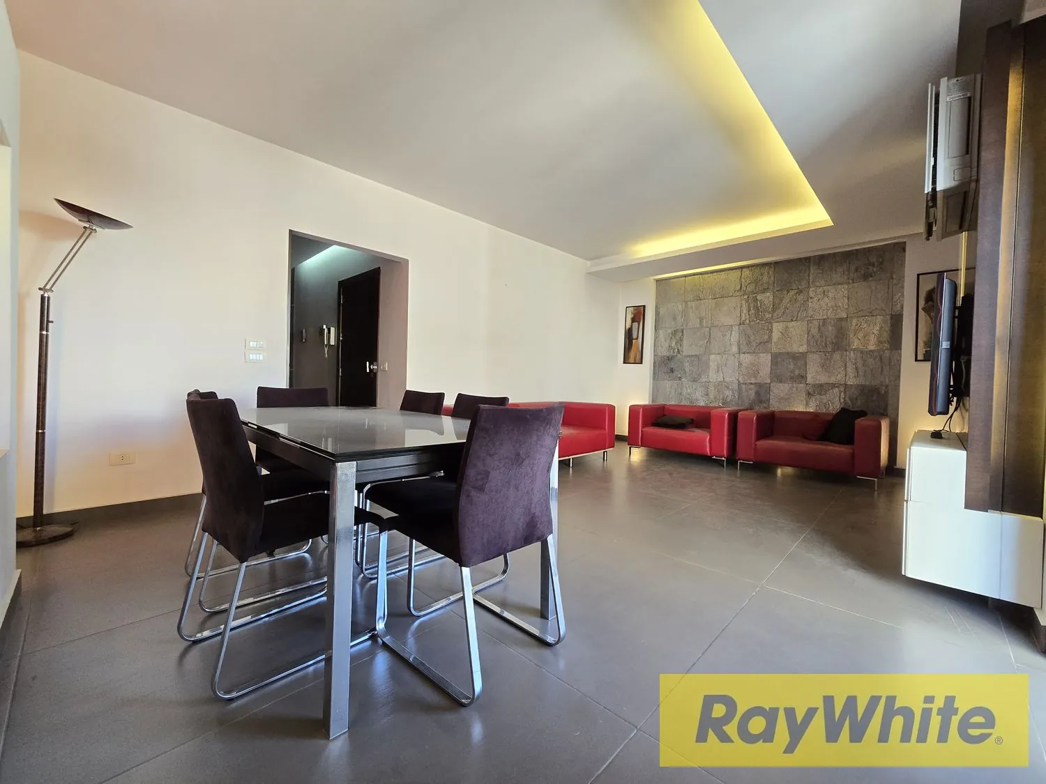 Furnished Apartment For Sale | Strategic Achrafieh Location — الصورة 3