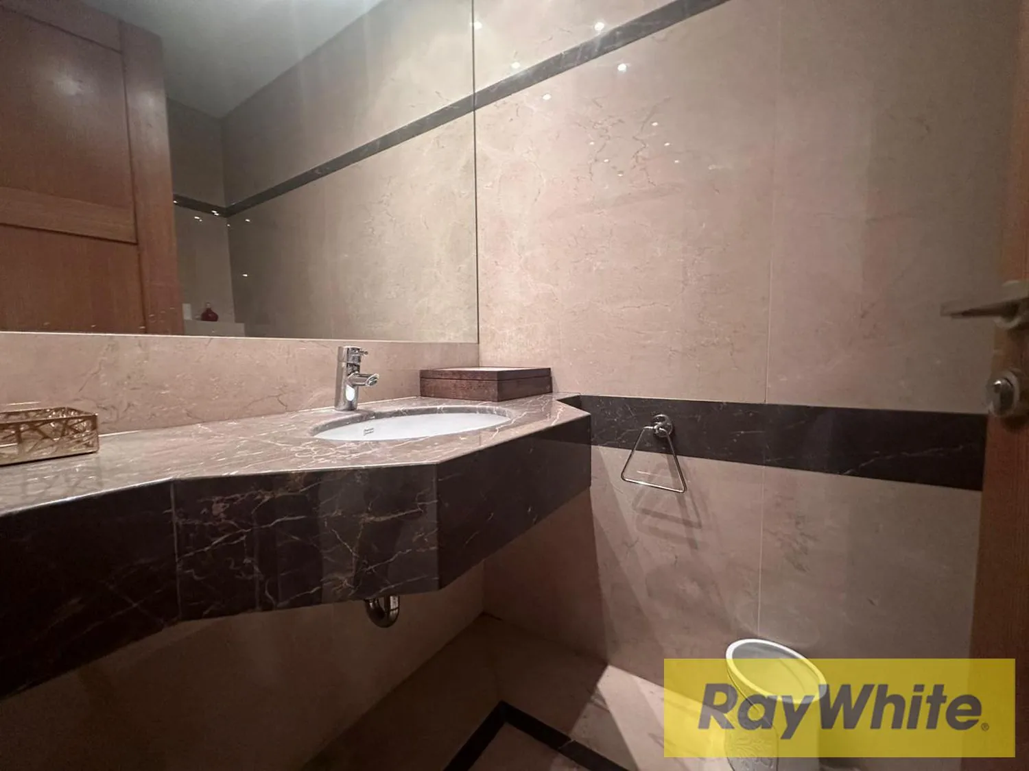 Luxury Apartment For Sale In Manara – Beirut — photo 2