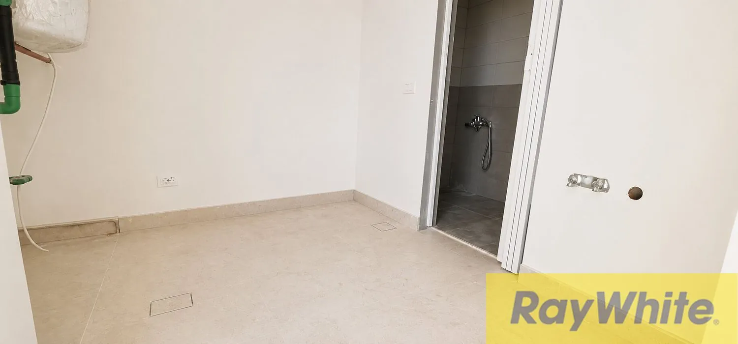 Apartment For Sale In Ramlet Al Baydah – New Building — الصورة 3