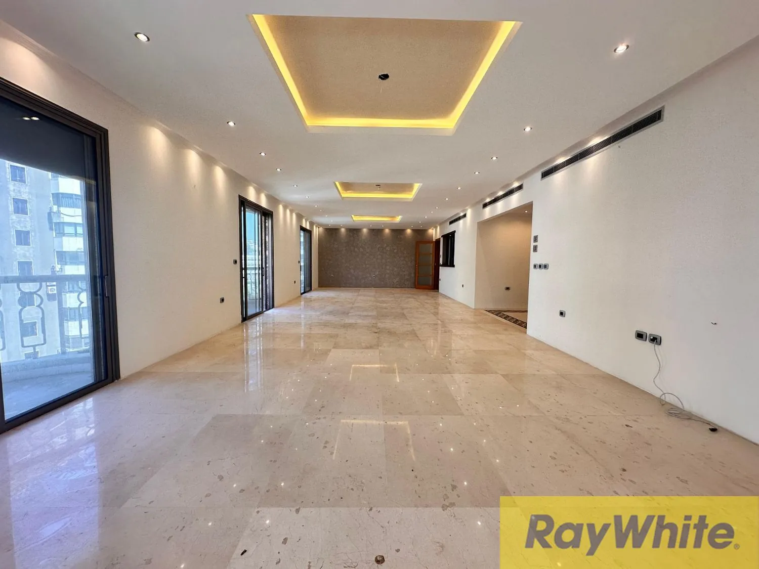 Apartment For Sale In Ramlet Al Baydah