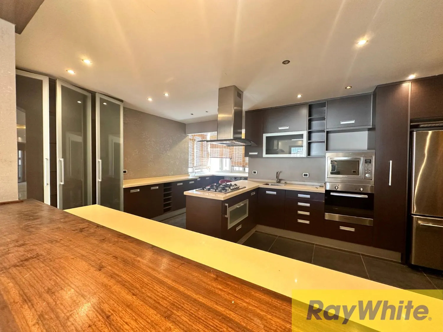 Apartment For Sale In Ramlet Al Baydah — الصورة 2