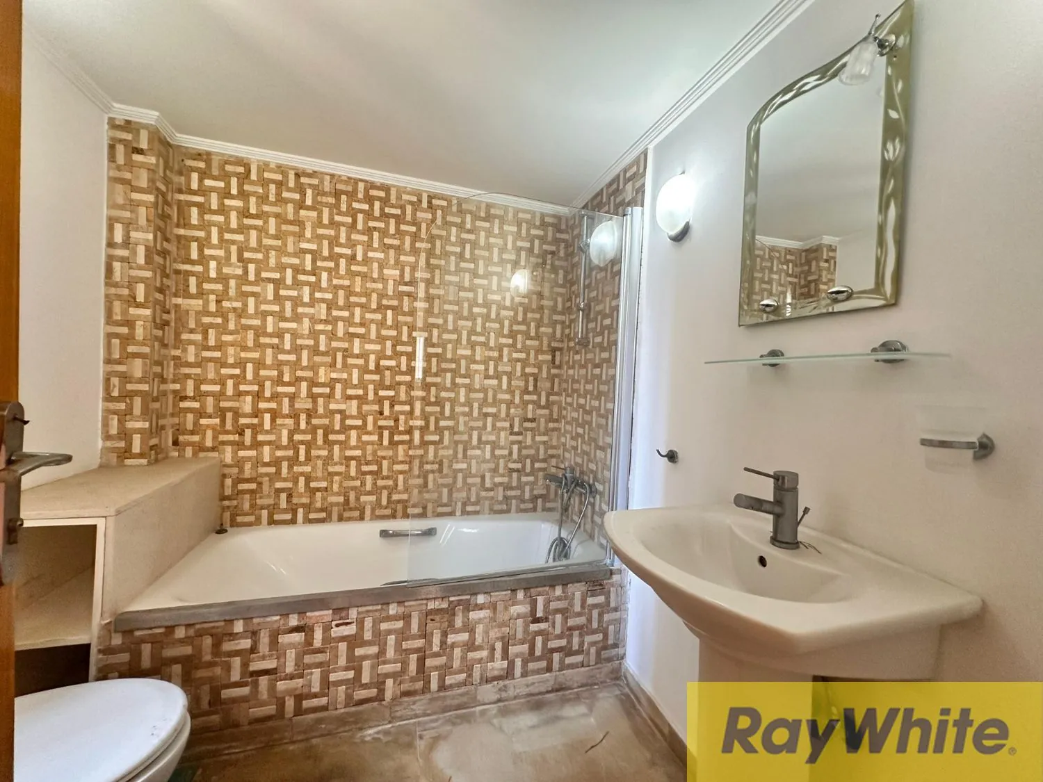 Apartment For Sale In Ramlet Al Baydah — الصورة 3