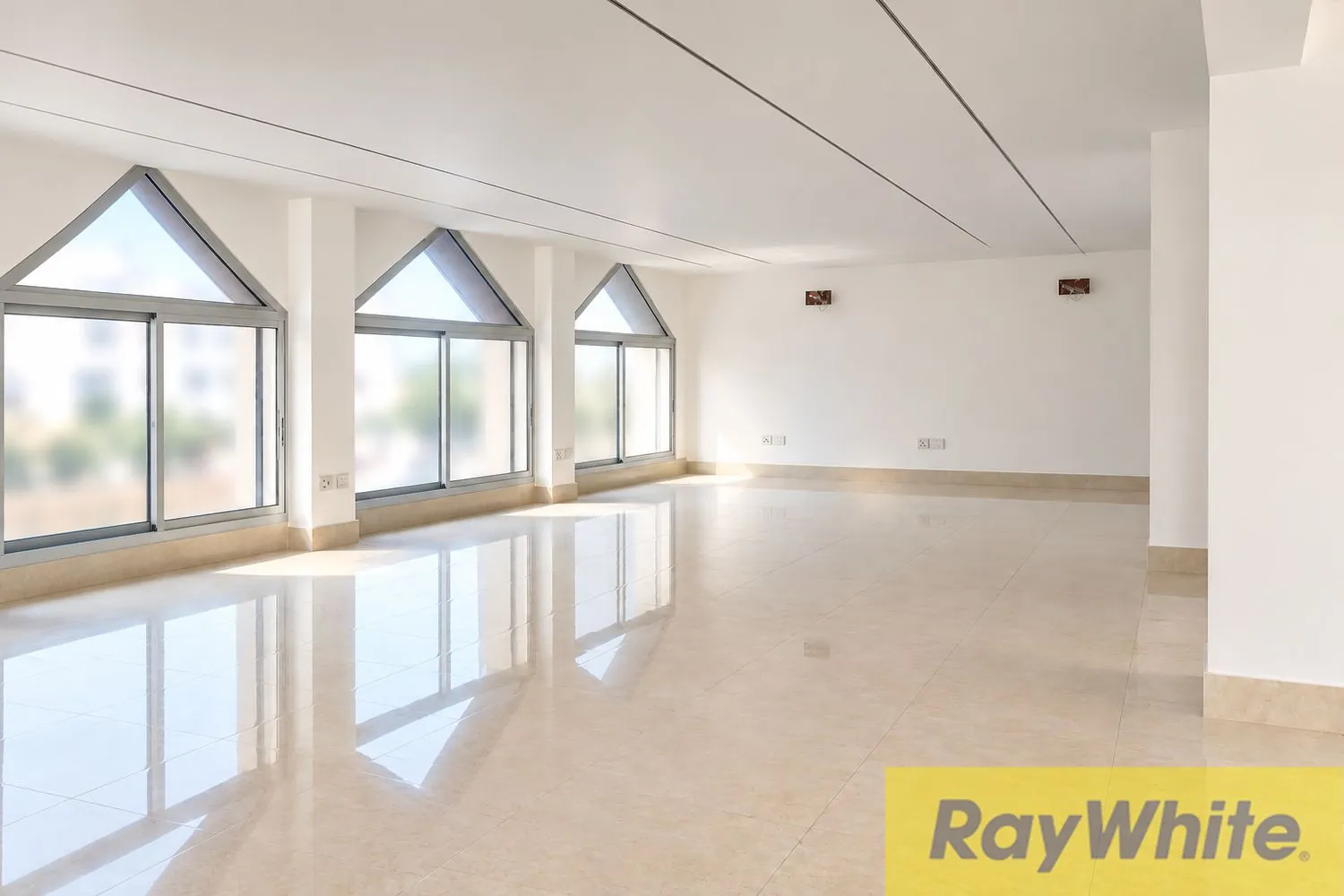 Showroom For Sale In Koraytem