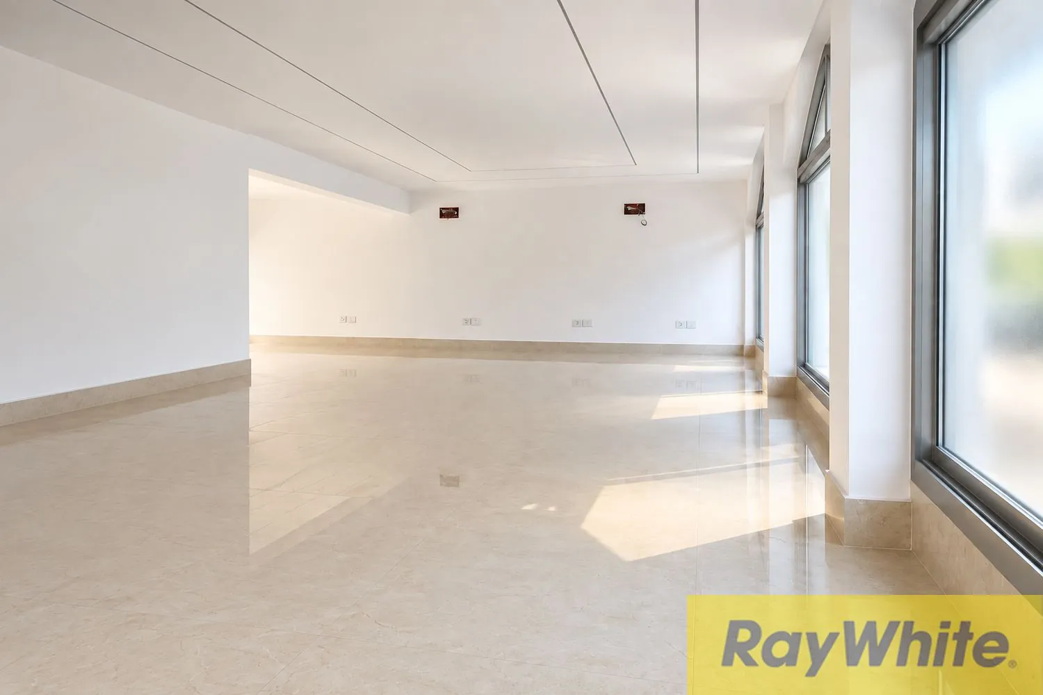 Showroom For Sale In Koraytem — الصورة 2