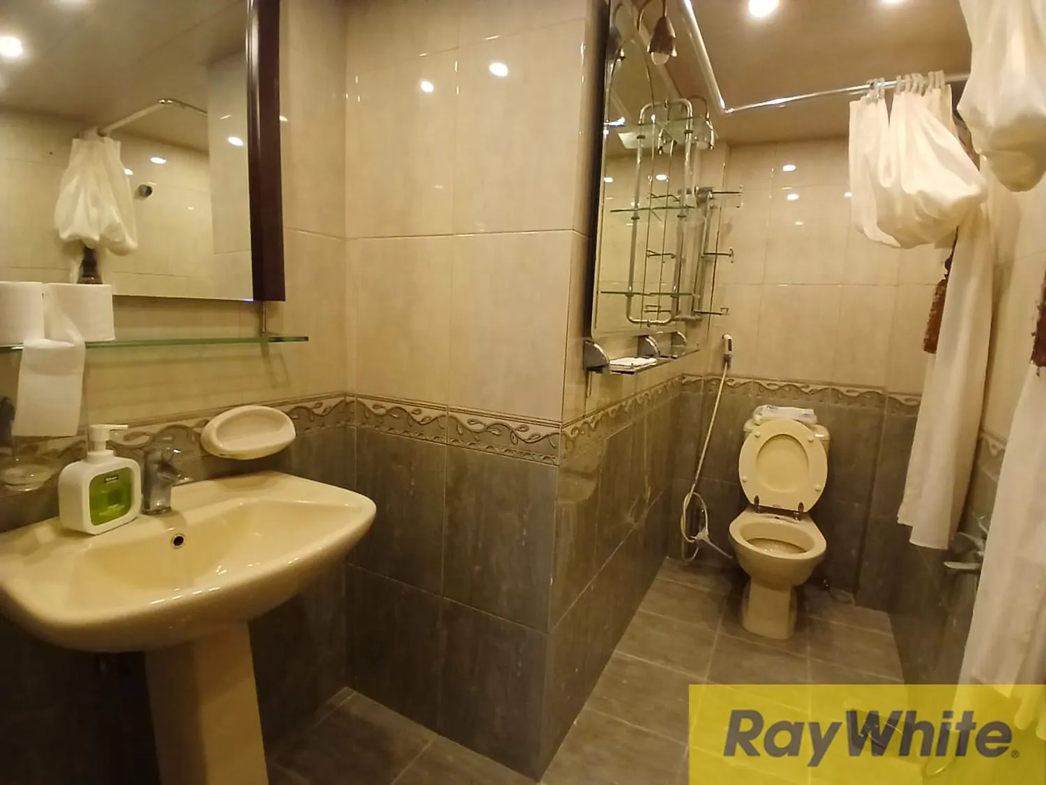 Furnished Apartment For Rent In Manara — الصورة 5