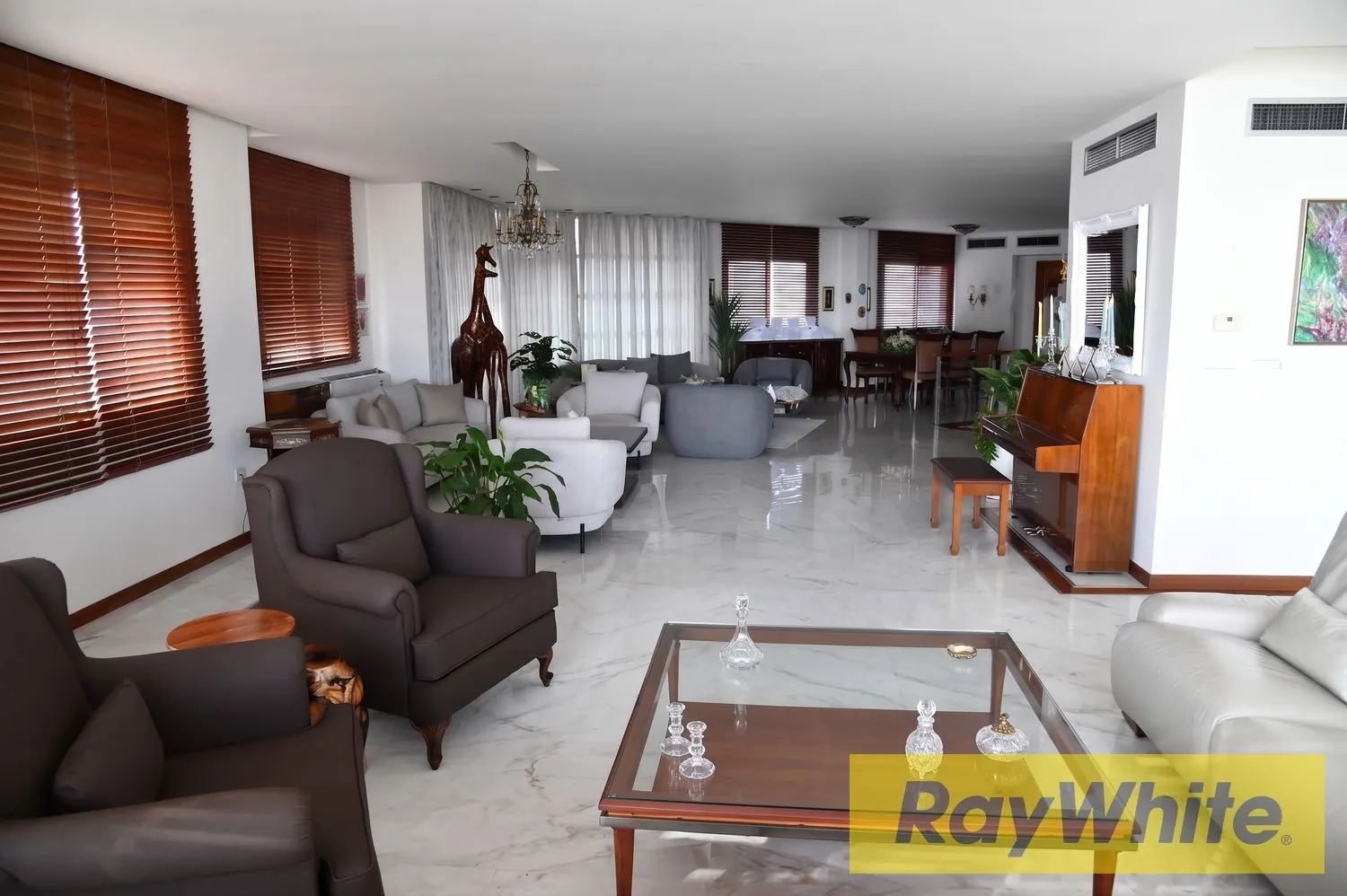 Triplex Penthouse For Sale – El Manara, Beirut