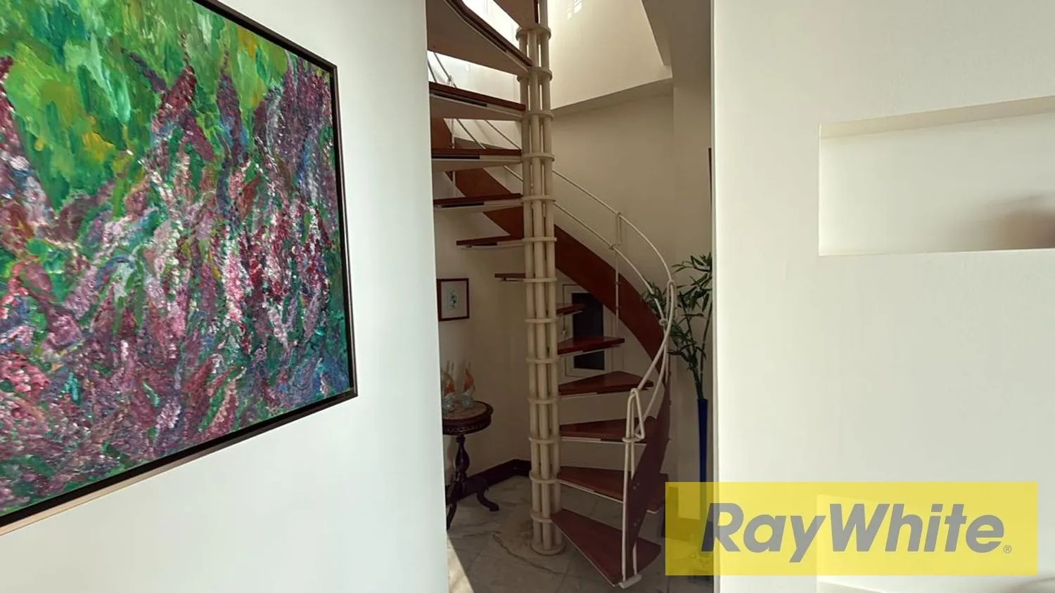 Triplex Penthouse For Sale – El Manara, Beirut — الصورة 3