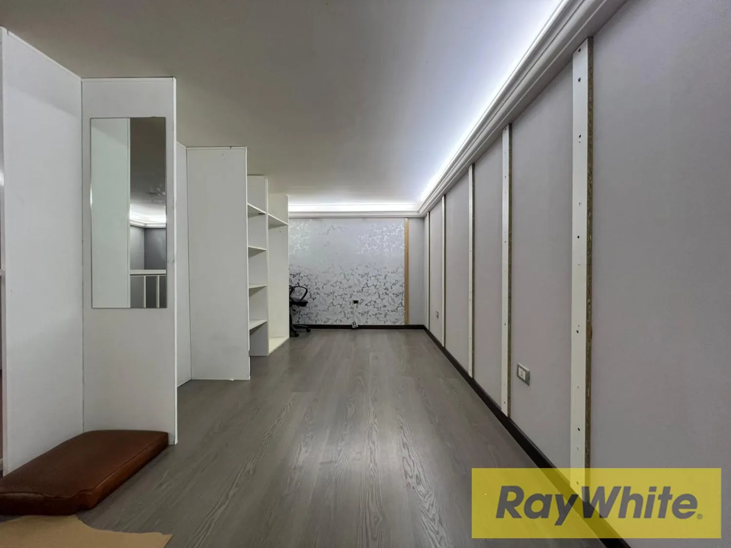 Shop For Rent In Verdun — الصورة 4
