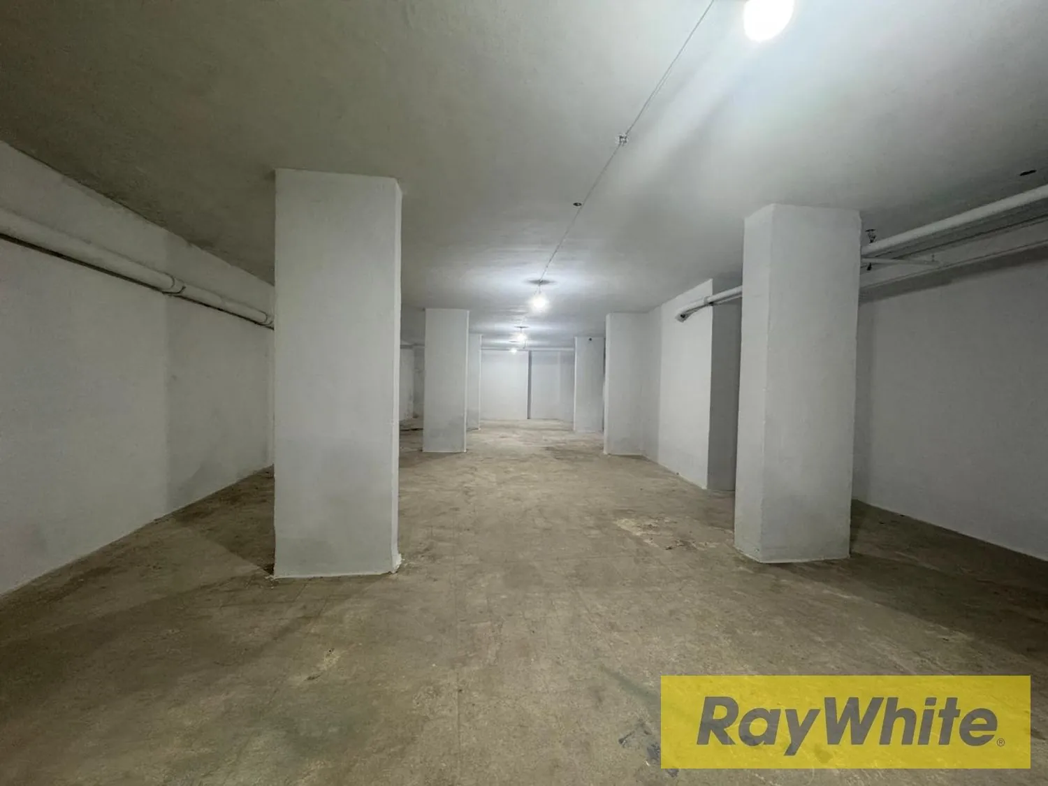 Warehouse For Rent In Achrafieh — الصورة 3