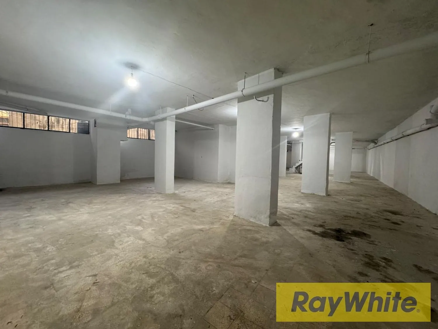 Warehouse For Rent In Achrafieh — الصورة 4