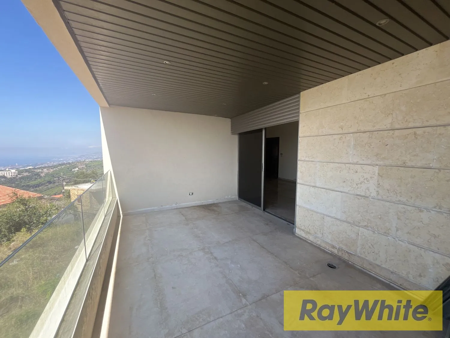 Apartment With Terrace For Sale In Ain Saadeh — الصورة 4