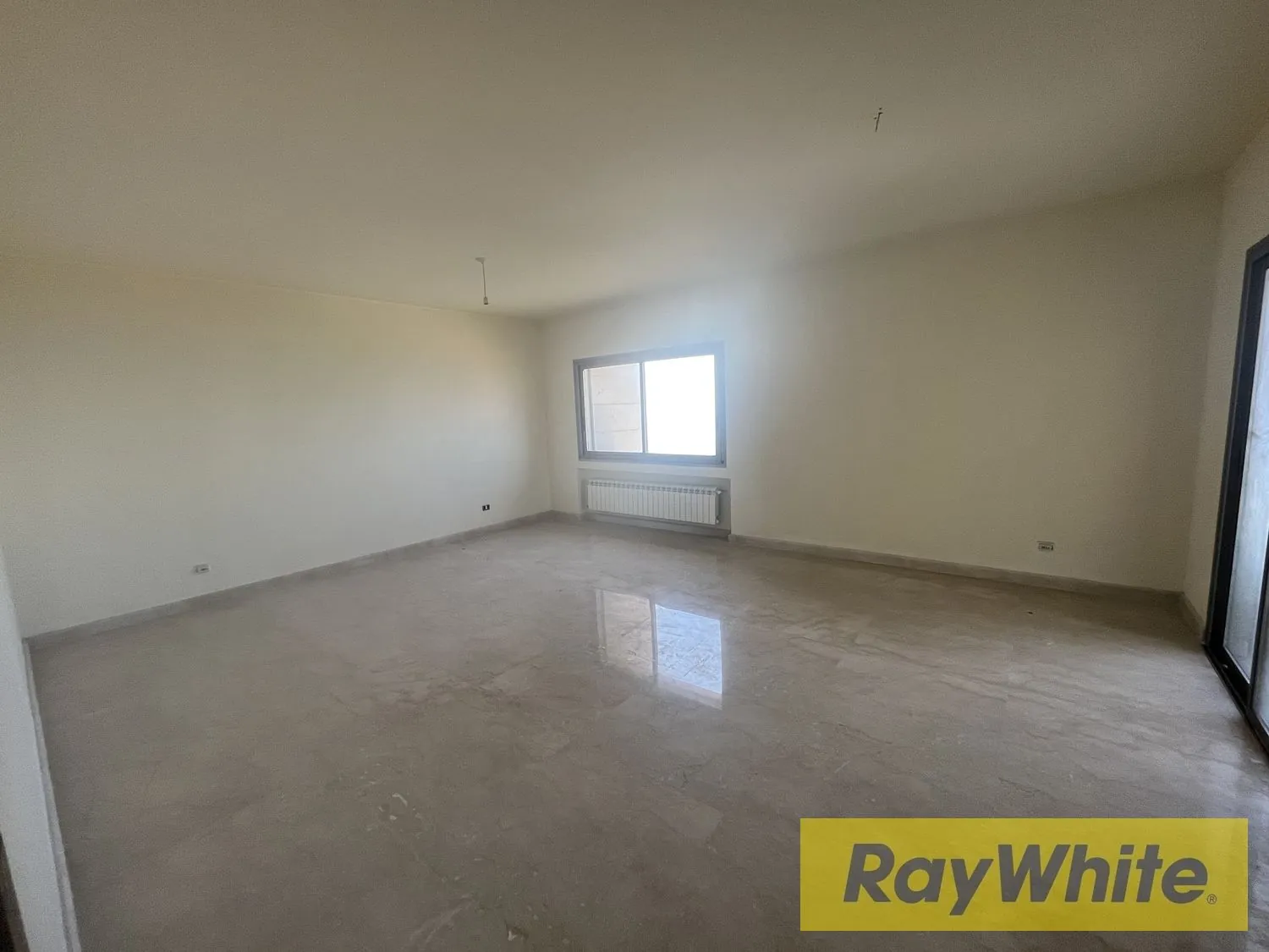 Apartment For Sale In Ain Saadeh — الصورة 2