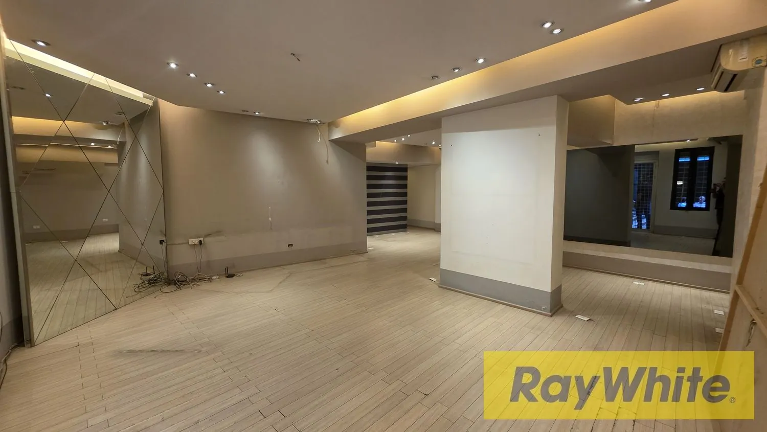 Shop For Rent In Achrafieh Sursock — photo 2